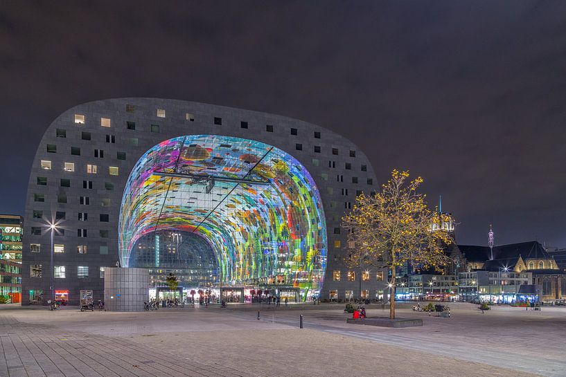 Halle du marché de Rotterdam de nuit par Tux Photography