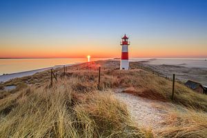 Morning Light at Sylter Lighthouse von Ursula Reins