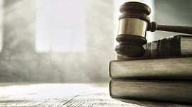 Rechterhamer op wetboeken