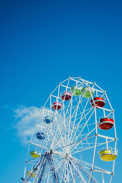 Ferris wheel by Patrycja Polechonska