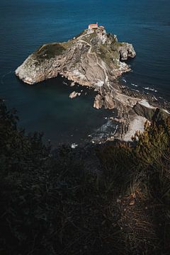 Gaztelugatxe près de Bermeo Île mythique de la côte basque sur Femke Ketelaar