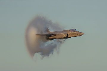 High-speed pass U.S. Air Force F-35 Lightning II. by Jaap van den Berg