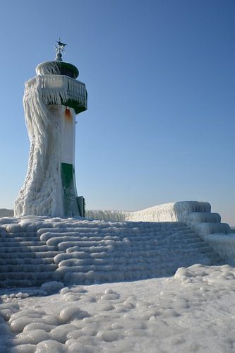 Vuurtoren aan de kade in Sassnitz, eiland Rügen