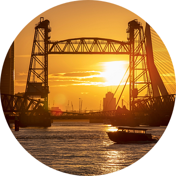 De Hef tijdens zonsondergang te Rotterdam. van Anton de Zeeuw