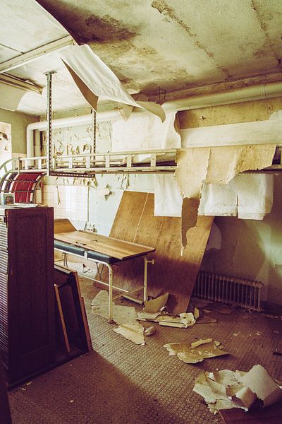 Sanitation Room by Franziska Pfeiffer