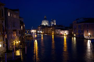 VENICE Santa Maria della Salute - Venetiaanse nacht van Bernd Hoyen