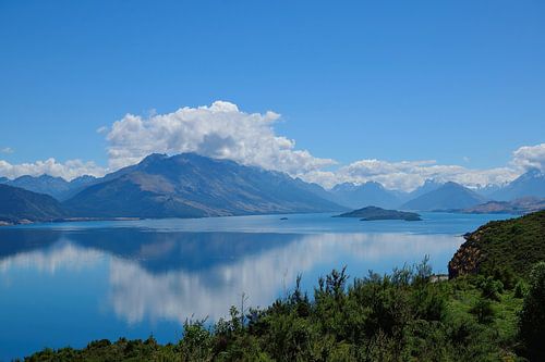 Reflecties in Lake Wakatipu