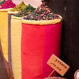 Spices in Marrakech's medina by Judith van Wijk