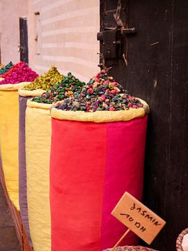 Kruiden in de medina van Marrakesh van Judith van Wijk