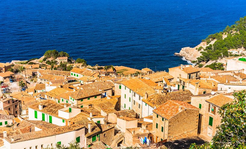 Village de Banyalbufar sur l'île de Majorque, Espagne par Alex Winter