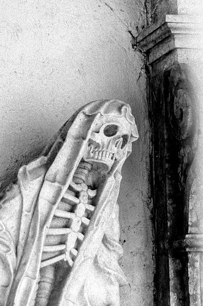 Skeleton by Schwarzes Pech Photography