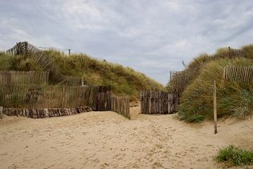 Verlassener Invasionsstrand in der Normandie von Robin Mulders