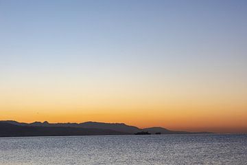 Zonsopkomst op het strand Malaga Andalusie! van Peter Haastrecht, van