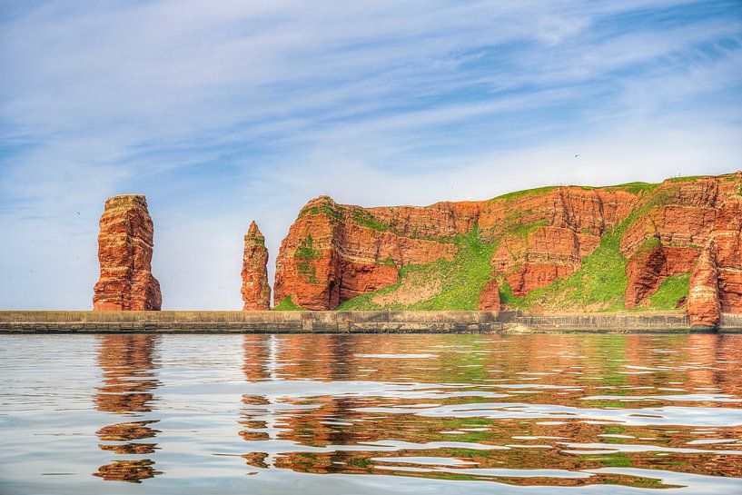 Lange Anna und Klippen auf Helgoland von Michael Valjak