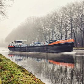 Misty boat by Goldeneyes