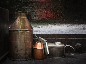 Railroad oil cans