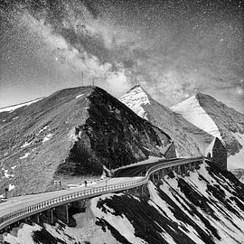 GroßGlockner Hochalpenstraße_bei Nacht von Gerard Goseling