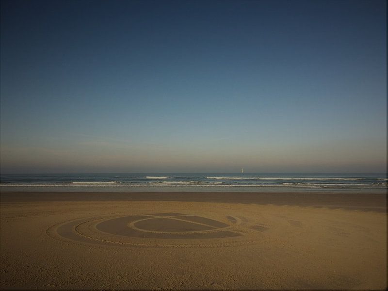 kunst op het strand by Margriet Adema