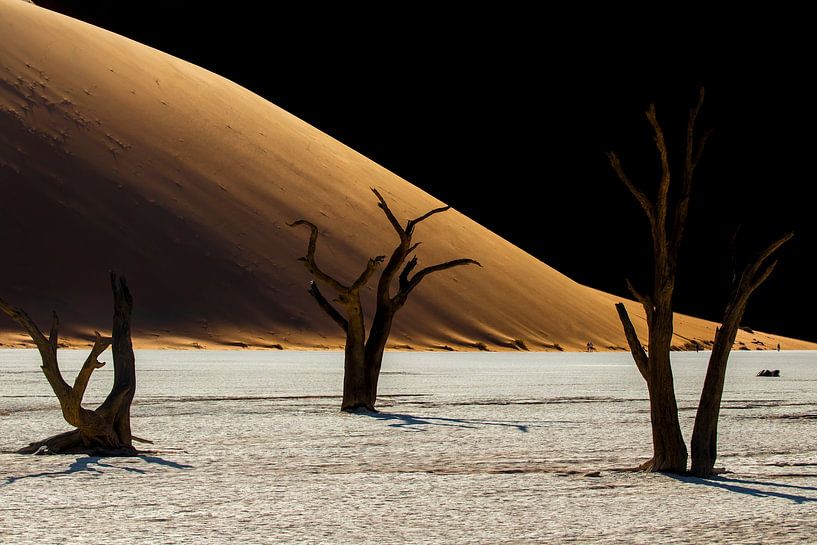 Dead spot Namibia by Antwan Janssen