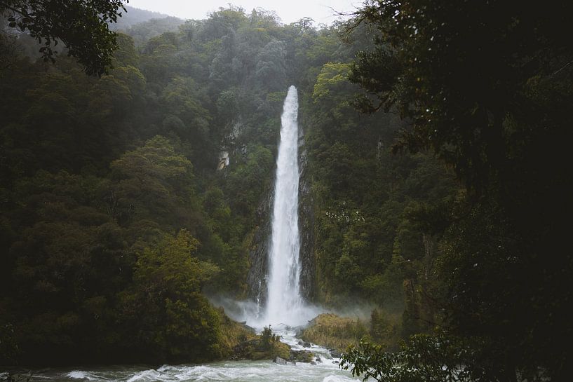 Hurry Pass: Road through Wild New Zealand by Ken Tempelers