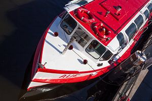 Le bateau à vapeur de l'Alster au Jungfernstieg