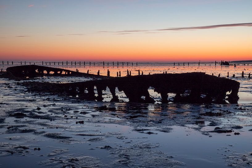 Sonnenaufgang am Wattenmeer in den Niederlanden von Gert Hilbink