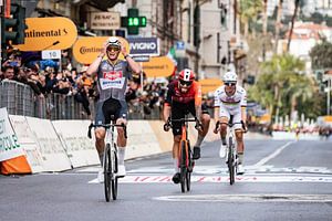 Mathieu van der Poel gagne Milan Sanremo