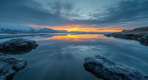 Sunset tranquillity, reflecting ocean bay, heavenly spectacle