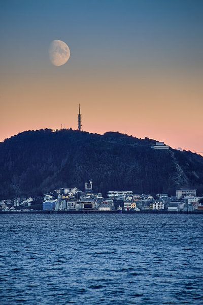 Moon about Ålesund, Norway by qtx