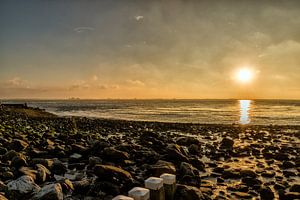 Zonsondergang gezien vanaf Vlissingen. van Don Fonzarelli