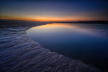 Sonnenuntergang Maasvlakte Strand von Leon Okkenburg