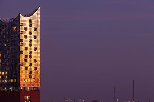 Elbphilharmonie bei Abenddämmerung, Hamburg