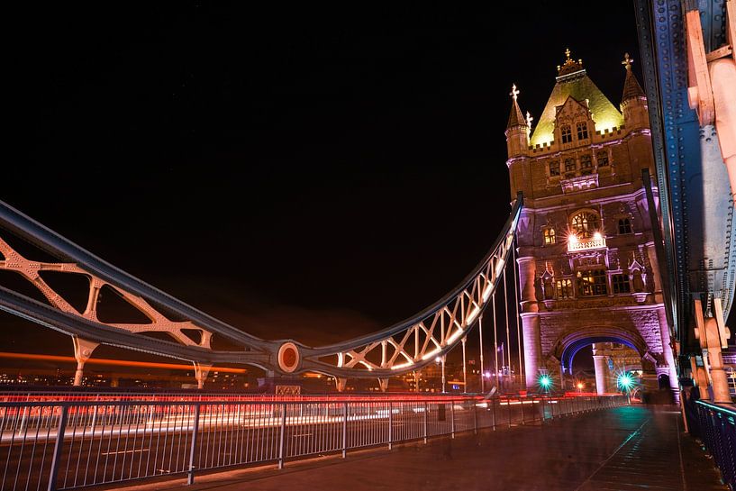Tower Bridge by Hello Pompoyo