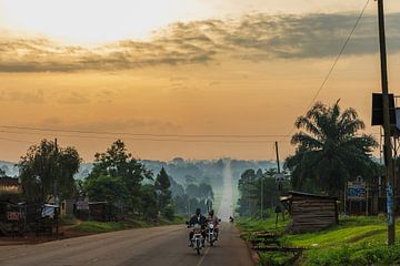 Golden Road – L'aube en Ouganda sur Mark Sluijmers