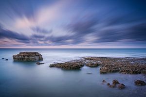 Onstuimige stilte aan de kust van Normandië van Claire van Dun