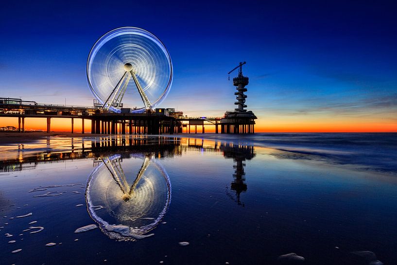 Grande roue sur la jetée de Scheveningen le soir par gaps photography