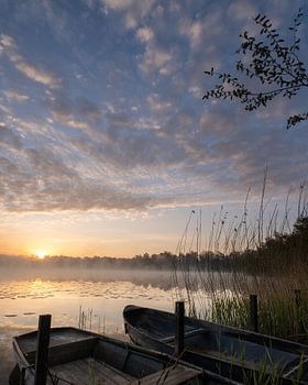 Aanlegsteiger met zonsopkomst