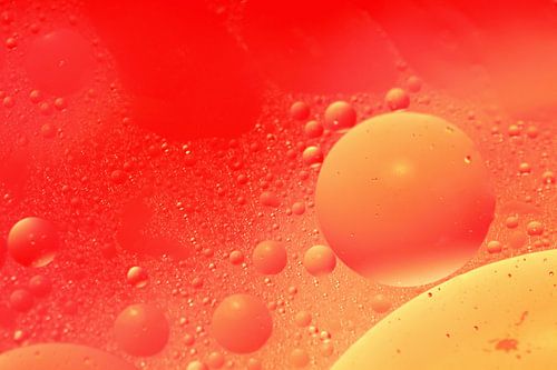 Olie op water by Marcel van Rijn