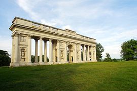 Colonnade, portico - Kolonáda Reistna