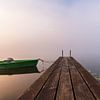 Steg mit Boot im Nebel von Sauerland-Fotos by Robin Deimel