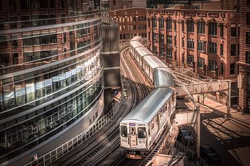 Chicago Metro S-Bend zwischen Gebäuden
