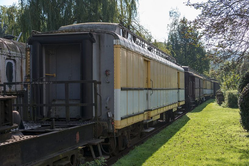 old trains at trainstation hombourg von ChrisWillemsen