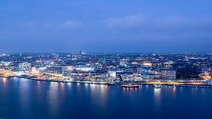 Blaue Stunde über Kiel