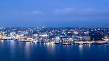 Blaue Stunde über Kiel