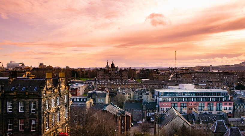 Edinburgh by Hello Pompoyo
