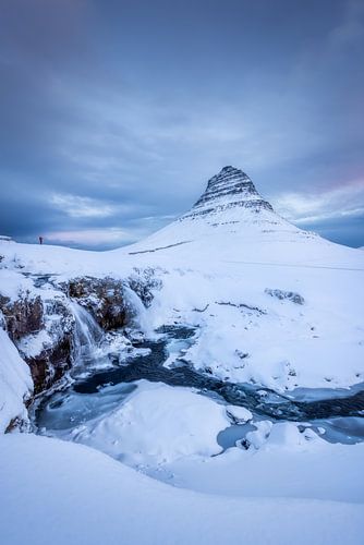 Staren naar Kirkjufell - IJsland van Patrick Rodink