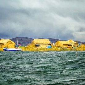 Der Titicacasee bei Puno in Peru, Südamerika. von Patricia Hofmeester