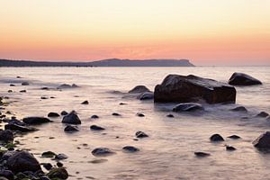 Abendlicht am Steinstrand