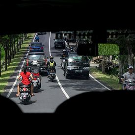 Vanuit de bus by Tom de Groot