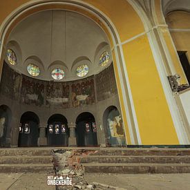 Oude altaar van de kerk. van Het Onbekende